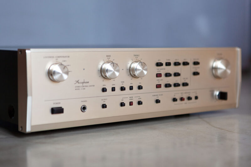 Accuphase C-230
