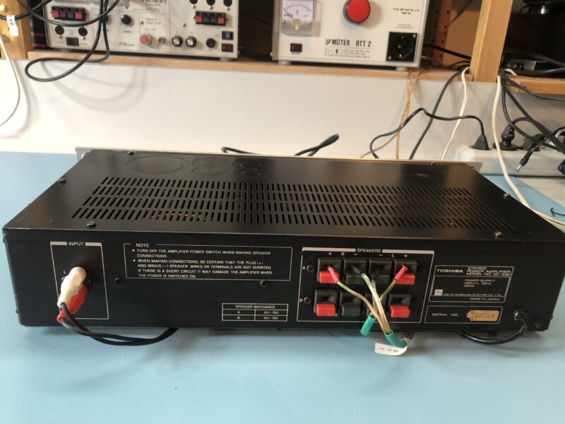 Toshiba SC-330 Stereo-Endverstärker – Bild 4