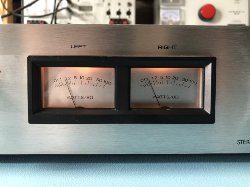 Toshiba SC-330 Stereo-Endverstärker – Bild 2