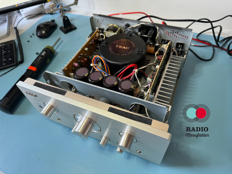 TEAC Reference 500. HiFi-Anlage bestehend aus Verstärker, Tuner und CD-Player. – Bild 5