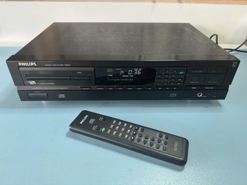 CD-Spieler PHILIPS CD824 mit Fernbedienung – Bild 1