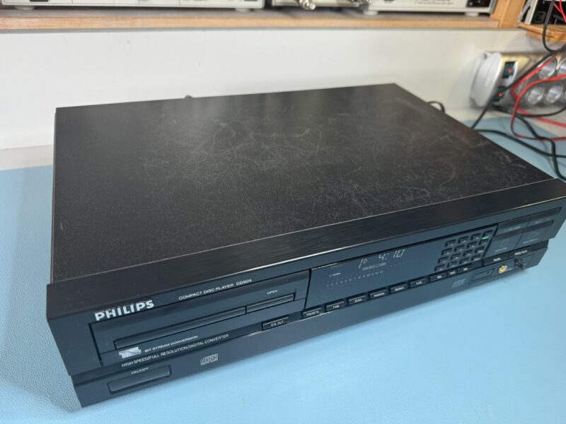CD-Spieler PHILIPS CD824 mit Fernbedienung – Bild 3