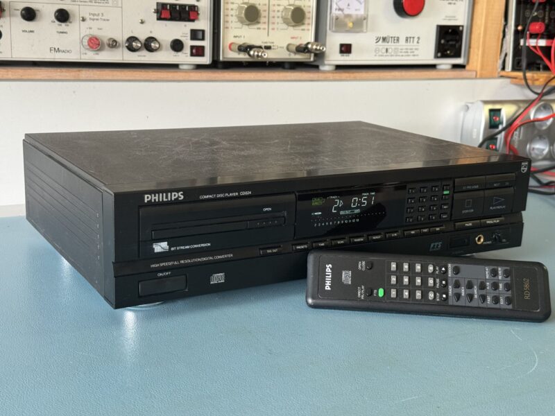 CD-Spieler PHILIPS CD824 mit Fernbedienung
