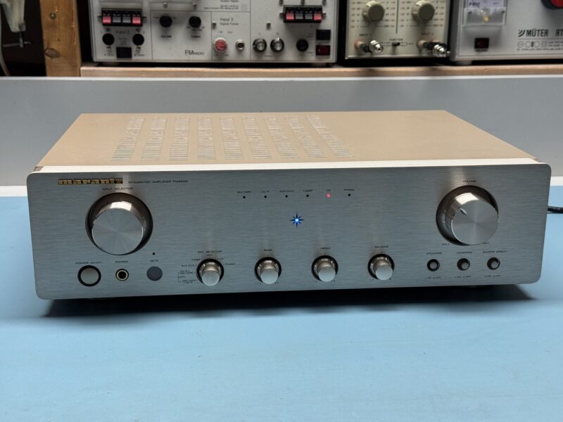 Marantz Vollverstärker PM 8200 (2001-2003) – Bild 1