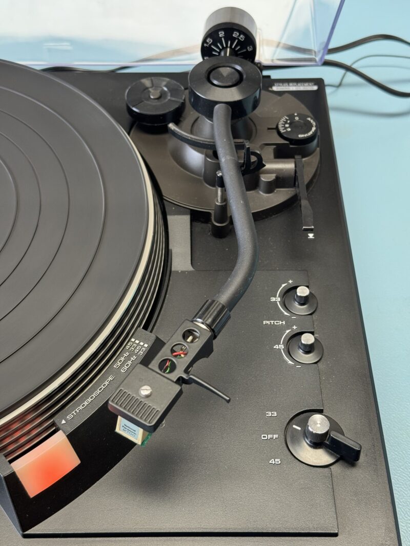 Direct-Drive Plattenspieler Technics SL-2000 – Bild 2