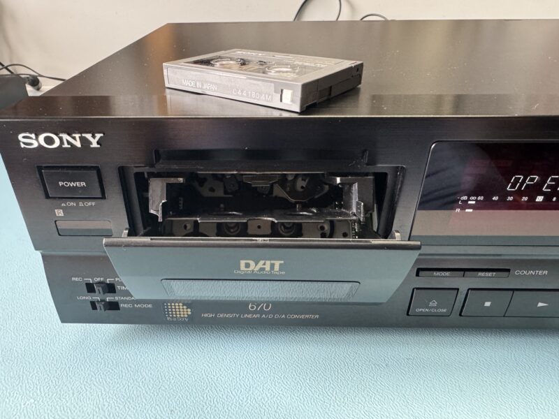 SONY DAT-Rekorder DTC-670 – Bild 4