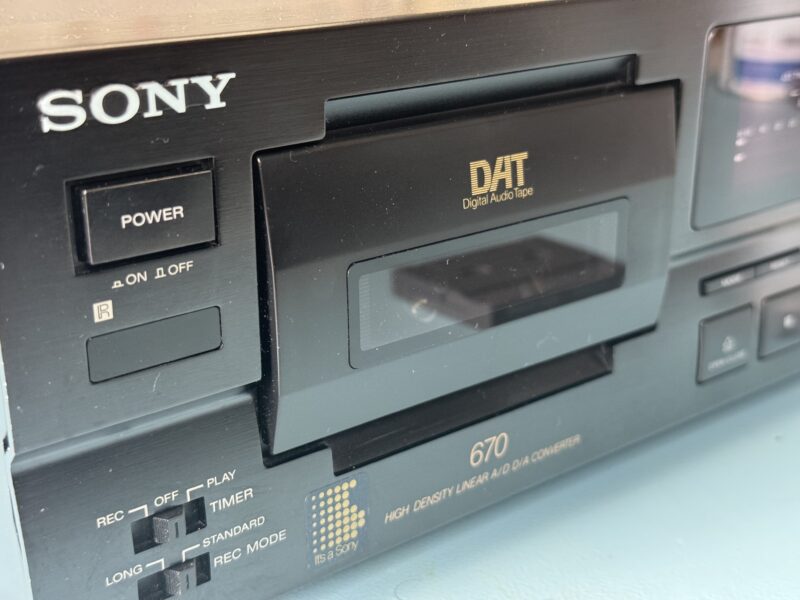 SONY DAT-Rekorder DTC-670 – Bild 1