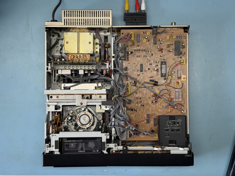 SONY EV-A200PS V8-Video-Recorder - mit Defekt als Bastlerware – Bild 3